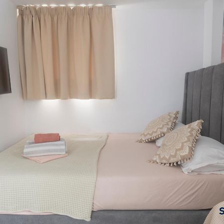 Explore Greece From Cozy City Centre Apartment Chalkís Eksteriør billede